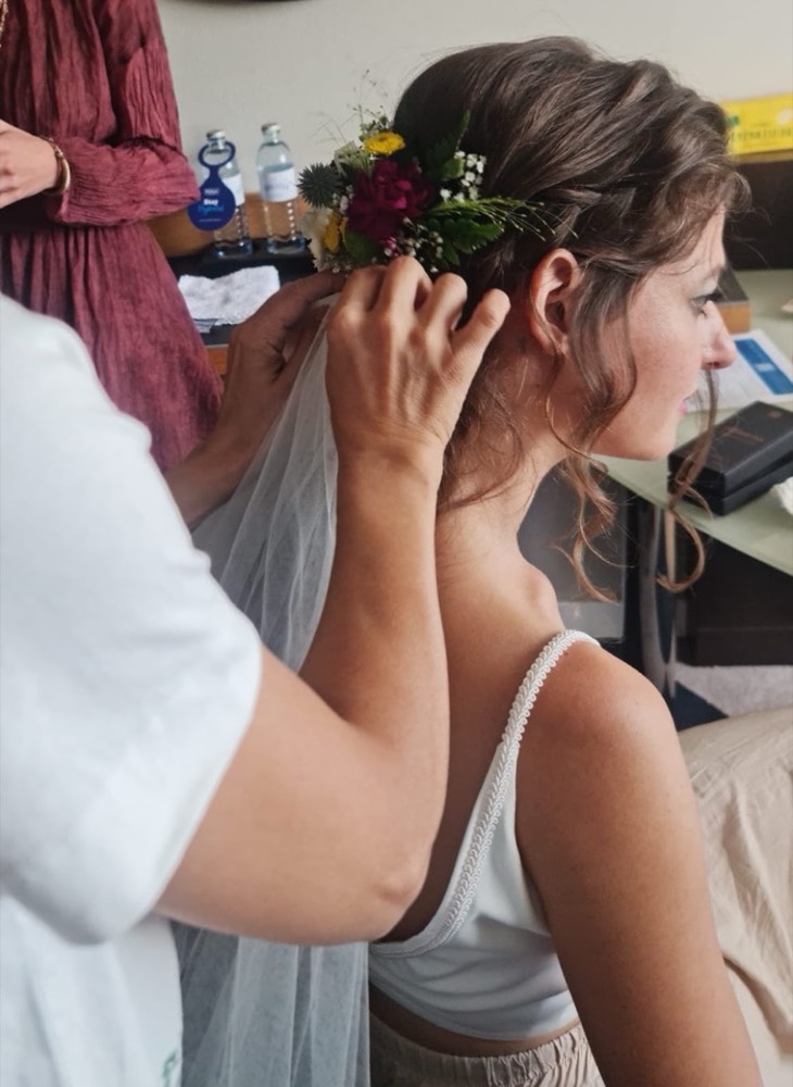 Brautstyling bei der Kundin zuhause – mobile Friseurin Wien